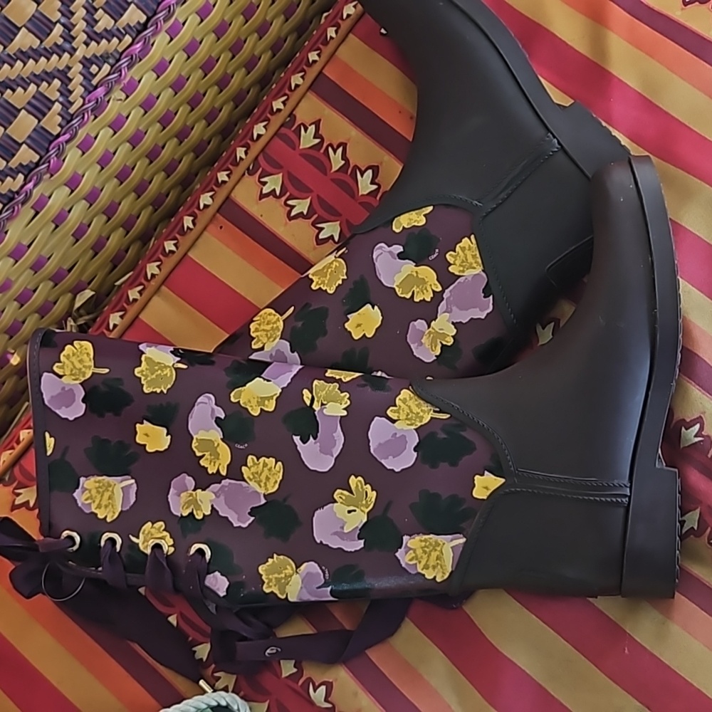 Coach Rain Boots, Wonderful Condition, Ties Up in Back - Picture 10 of 10